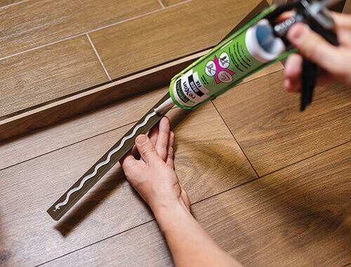 Strokovnjak lepi parket in podstavne letve